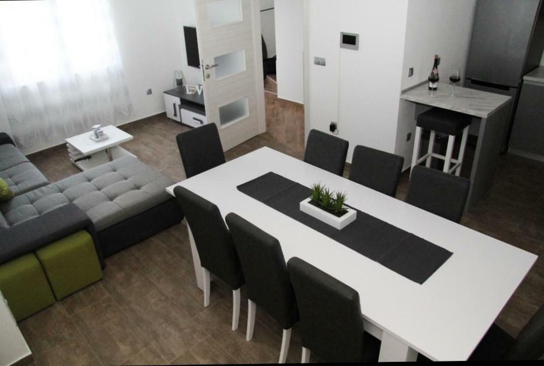 Apartman Ivana Biograd Na Moru Exteriör bild