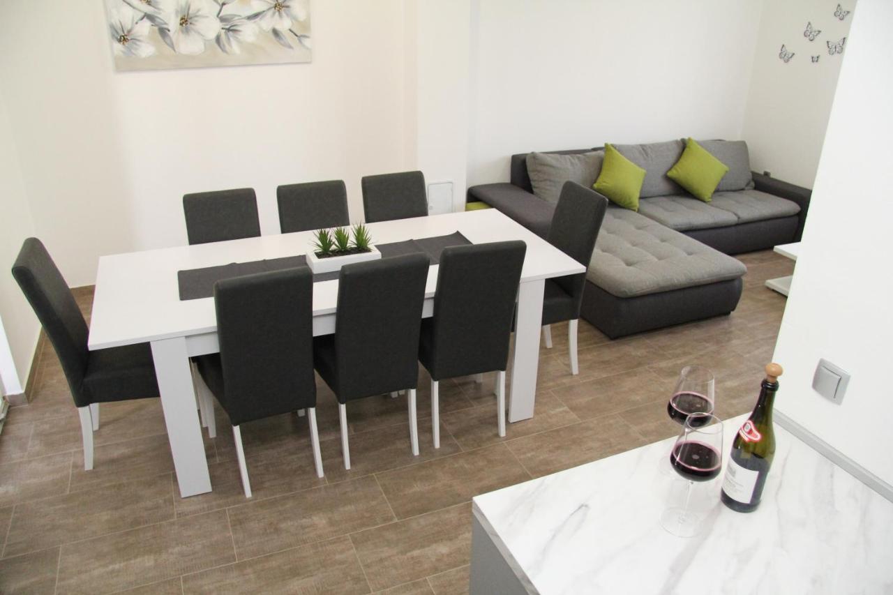 Apartman Ivana Biograd Na Moru Exteriör bild